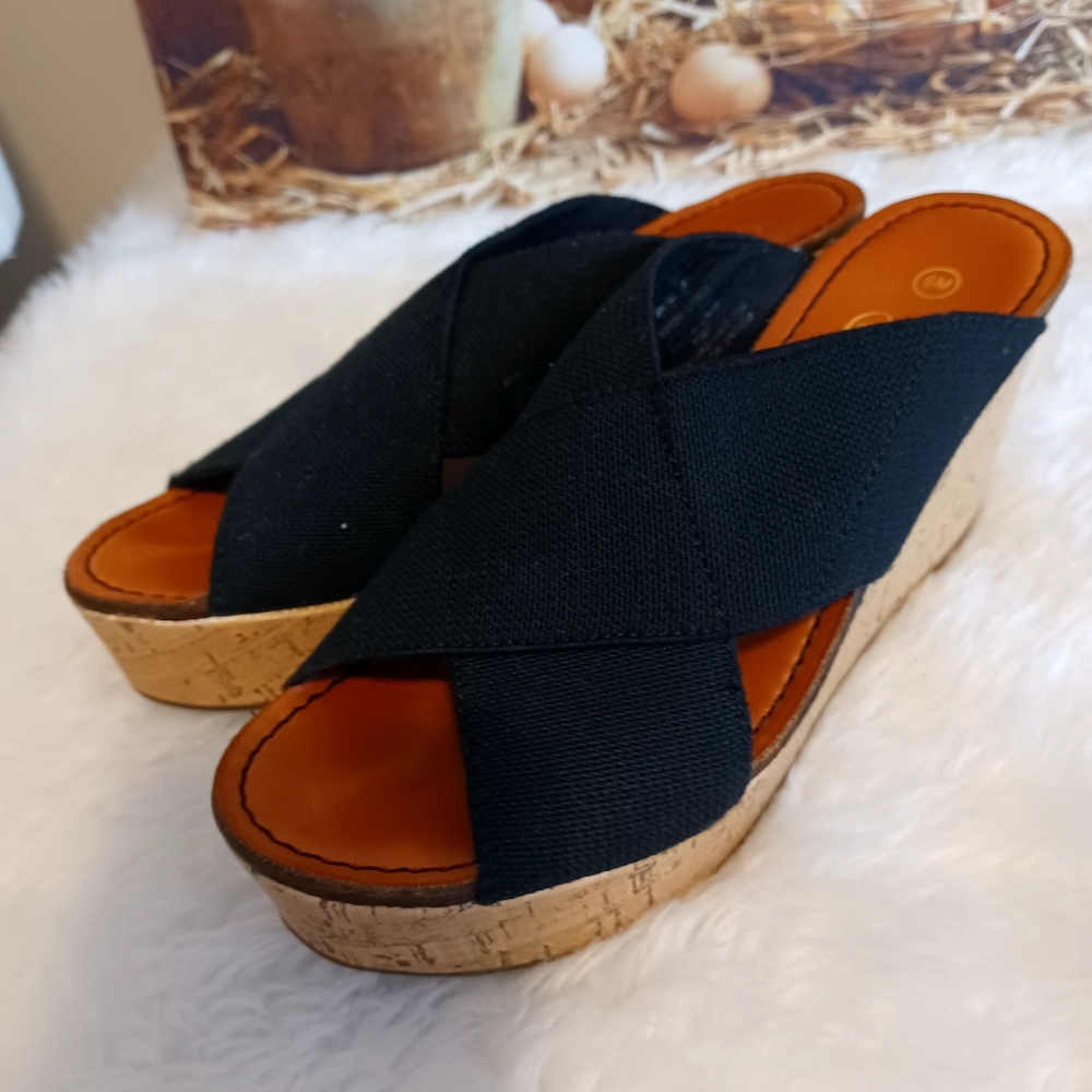 ITS OK WOMENS BLACK SHOES SZ 6M 3IN HEEL